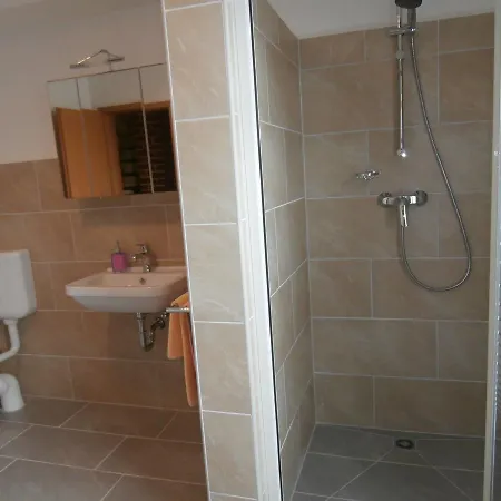 Pensión Gaestehaus Hess - Kleine